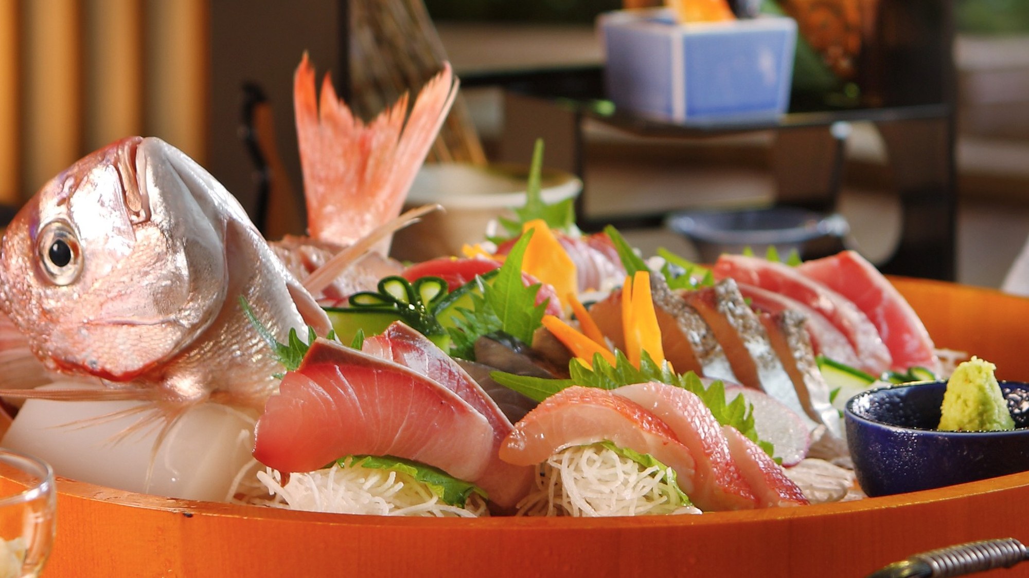 お料理 — 厳選の地魚をお部屋で味わう